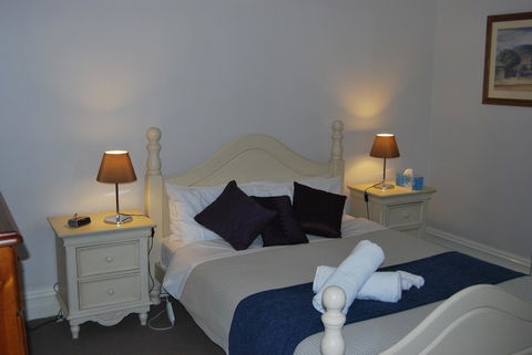 Jacaranda Cottage - Sydney Tourism 4