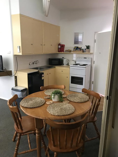 OCEAN BREEZE MOTEL - Sydney Tourism 13
