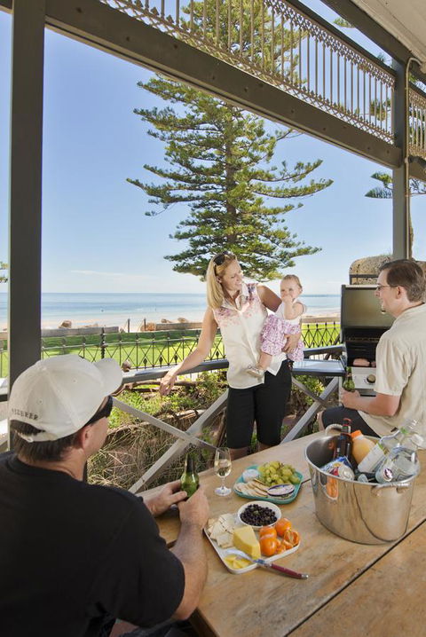 Seawall Apartments - Sydney Tourism 9