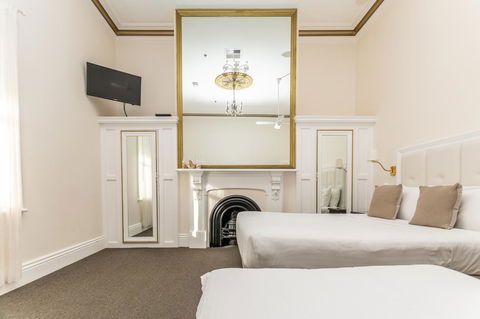 Seawall Apartments - Sydney Tourism 5