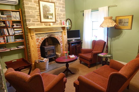 Amy\'s House Bed & Breakfast - Sydney Tourism 12