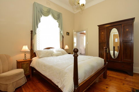 Trafalgar Premium Vintage Suites - Sydney Tourism 24