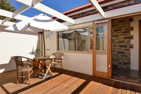 Trafalgar Premium Vintage Suites - Sydney Tourism 13