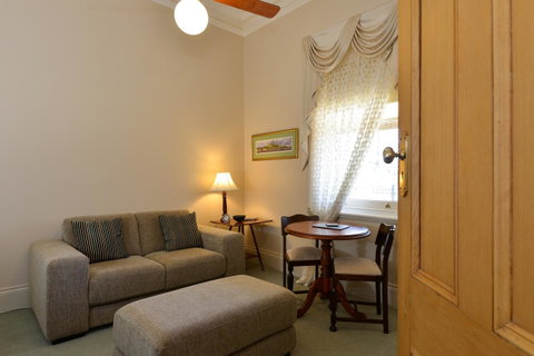 Trafalgar Premium Vintage Suites - Sydney Tourism 25