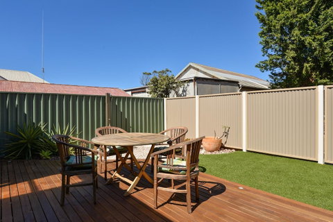 Trafalgar Premium Vintage Suites - Sydney Tourism 11