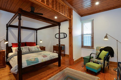 Trafalgar Premium Vintage Suites - Sydney Tourism 10