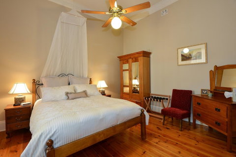 Trafalgar Premium Vintage Suites - Sydney Tourism 17