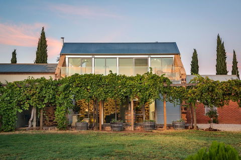 Barossa Shiraz Estate - Sydney Tourism 1