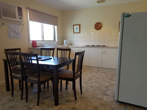Marion Bay Holiday Villas - Sydney Tourism 14