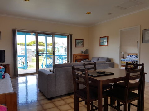 Marion Bay Holiday Villas - Sydney Tourism 15