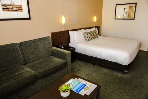 Port Lincoln Hotel - Sydney Tourism 6