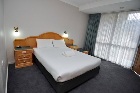 Hilton Beachfront Motel - Sydney Tourism 24