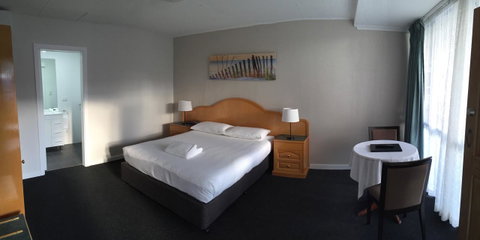 Hilton Beachfront Motel - Sydney Tourism 27