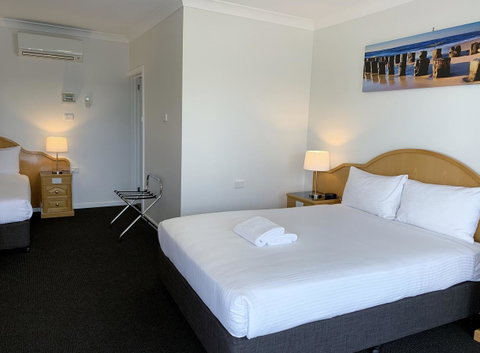 Hilton Beachfront Motel - Sydney Tourism 2