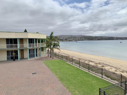 Hilton Beachfront Motel - Sydney Tourism 13