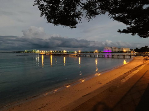 Hilton Beachfront Motel - Sydney Tourism 10