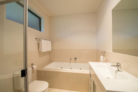 Clare Country Club - Sydney Tourism 16