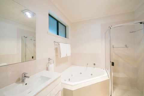 Clare Country Club - Sydney Tourism 19