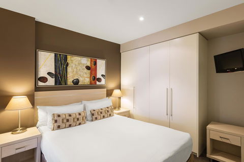 Apartments @ 16 Holdfast - Sydney Tourism 9