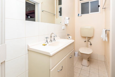 Blue Seas Motel - Sydney Tourism 13