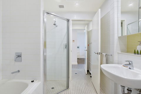 Beachside Luxury & Comfort, Ocean Views In Glenelg - Sydney Tourism 18