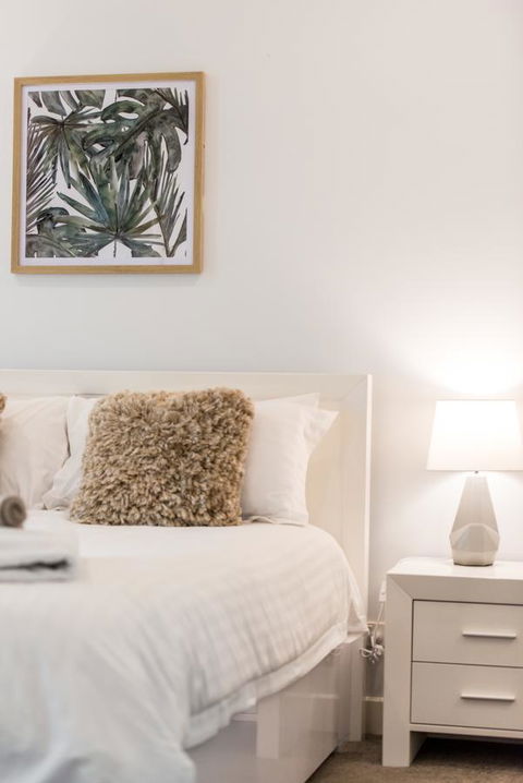 Beachside Luxury & Comfort, Ocean Views In Glenelg - Sydney Tourism 13