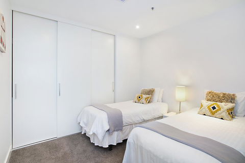 Beachside Luxury & Comfort, Ocean Views In Glenelg - Sydney Tourism 17