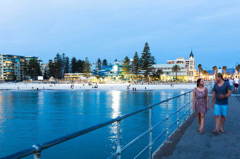 Beachside Luxury & Comfort, Ocean Views In Glenelg - Sydney Tourism 33