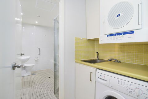 Beachside Luxury & Comfort, Ocean Views In Glenelg - Sydney Tourism 20