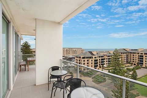 Beachside Luxury & Comfort, Ocean Views In Glenelg - Sydney Tourism 2