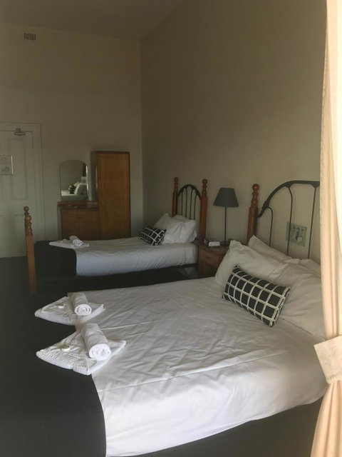 Grosvenor Hotel - Sydney Tourism 9