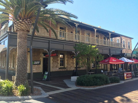 Grosvenor Hotel - Sydney Tourism 13