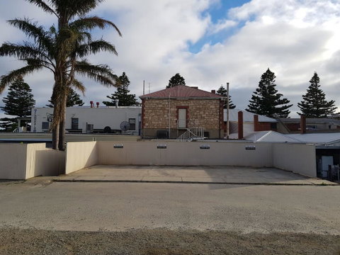 Pier Hotel Port Lincoln - Sydney Tourism 31