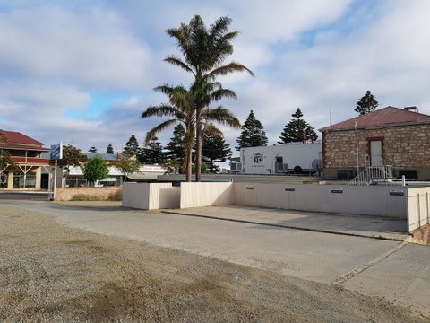 Pier Hotel Port Lincoln - Sydney Tourism 32