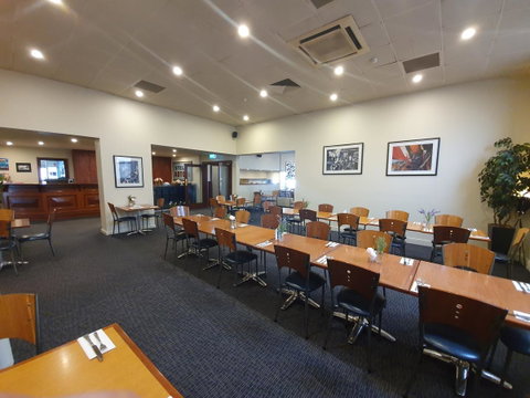 Pier Hotel Port Lincoln - Sydney Tourism 9