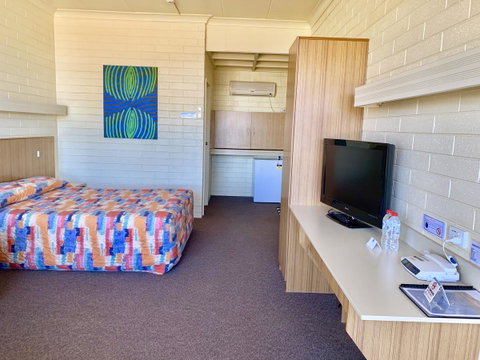 Opal Inn Hotel, Motel, Caravan Park - Sydney Tourism 33