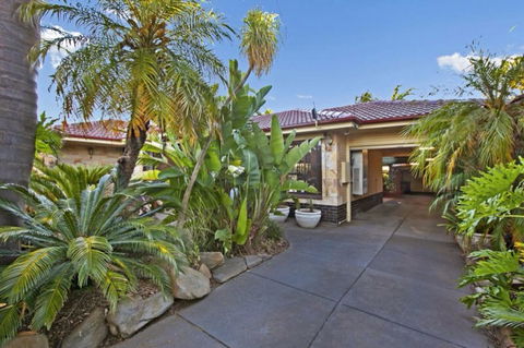 The Palms - Sydney Tourism 7