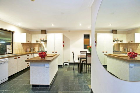 The Palms - Sydney Tourism 14