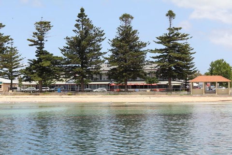Grand Tasman Hotel - Sydney Tourism 34