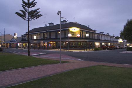 Grand Tasman Hotel - Sydney Tourism 16