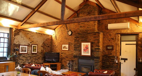 William Hunt's Retreat - Cypress Studio - Sydney Tourism 18