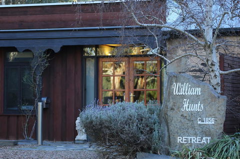 William Hunt's Retreat - Cypress Studio - Sydney Tourism 8