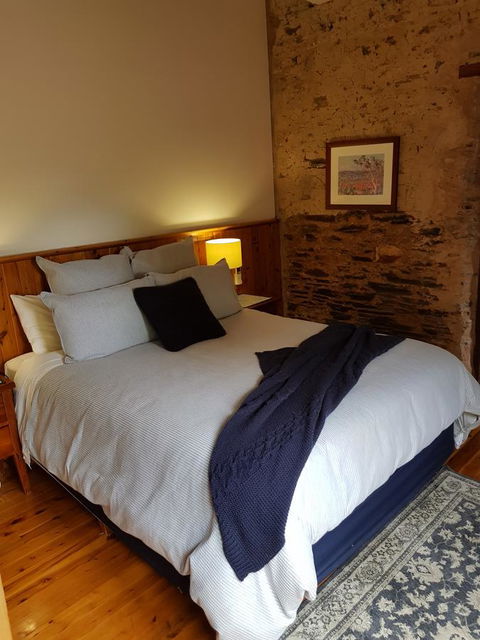 William Hunt's Retreat - Cypress Studio - Sydney Tourism 2
