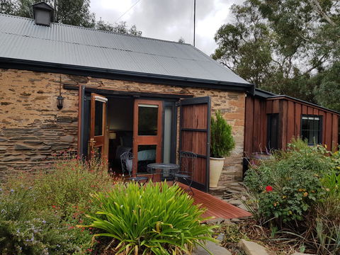 William Hunt's Retreat - Cypress Studio - Sydney Tourism 11