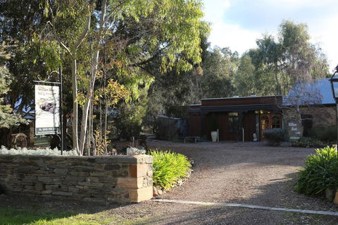 William Hunt's Retreat - Cypress Studio - Sydney Tourism 15