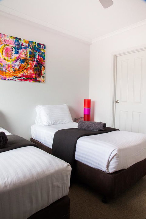 Mariners Cay Apartment - Sydney Tourism 13