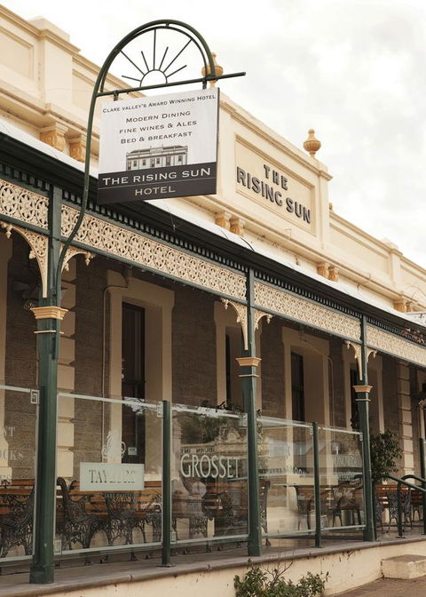 The Rising Sun Hotel - Sydney Tourism 12
