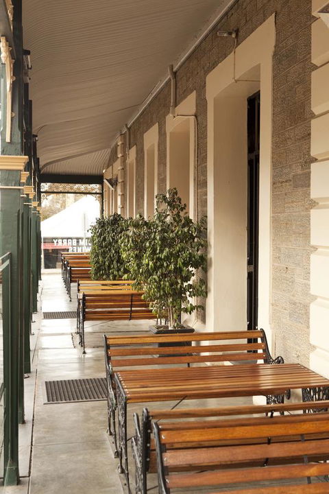 The Rising Sun Hotel - Sydney Tourism 1