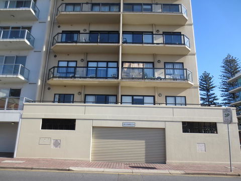 Holdfast Shores Apartments - Sydney Tourism 12