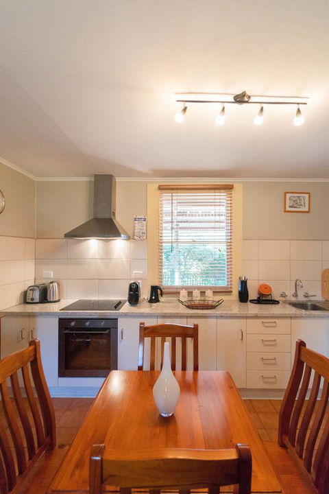 Ruby\'s Cottage - Sydney Tourism 5
